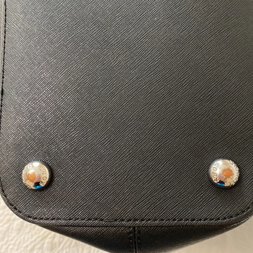 Michael Kors - Saffiano Leather Structured Tote - Picture 15 of 17